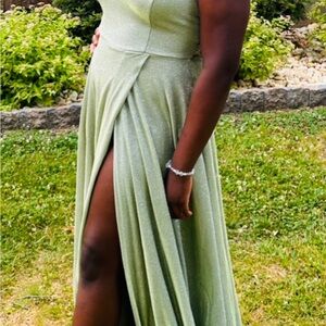 Elegant Green Evening Gown